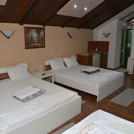 Lira Inn นิส ภายนอก รูปภาพ