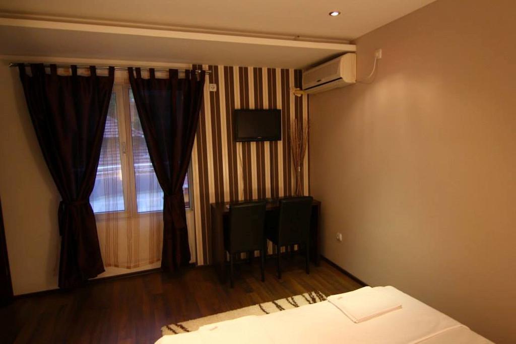 Lira Inn นิส ห้อง รูปภาพ