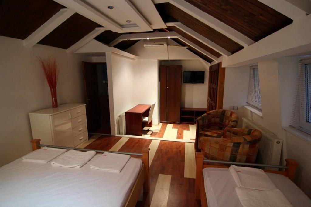 Lira Inn นิส ห้อง รูปภาพ