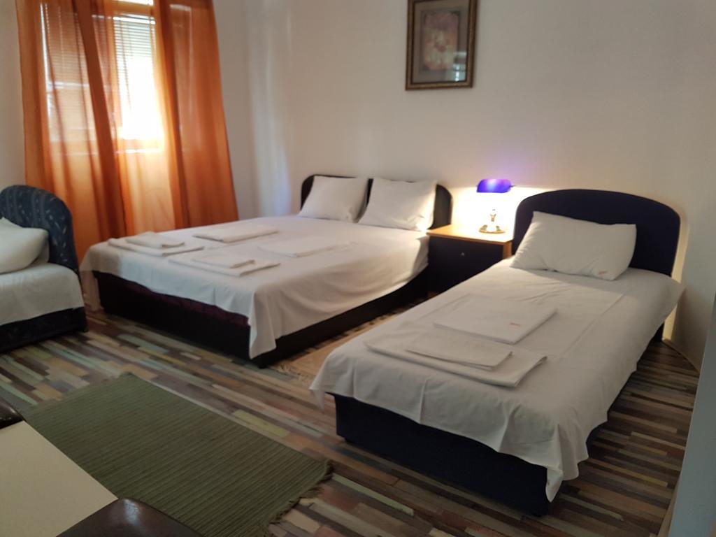 Lira Inn นิส ภายนอก รูปภาพ