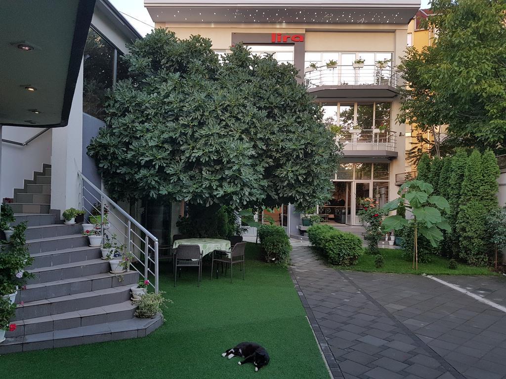 Lira Inn นิส ภายนอก รูปภาพ