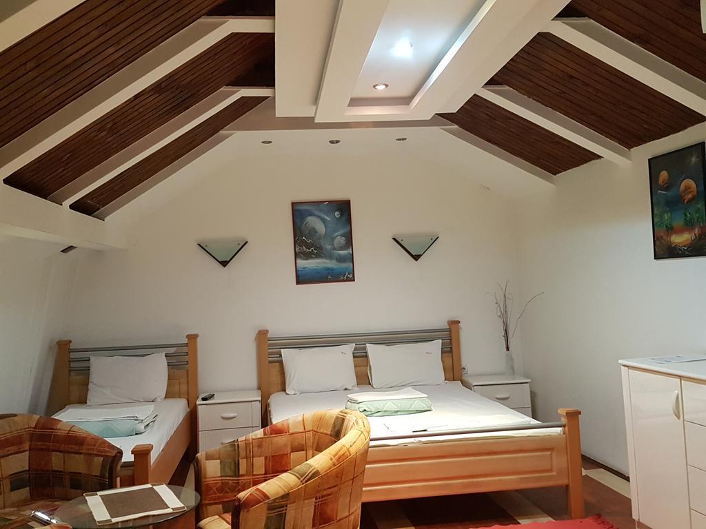 Lira Inn นิส ภายนอก รูปภาพ