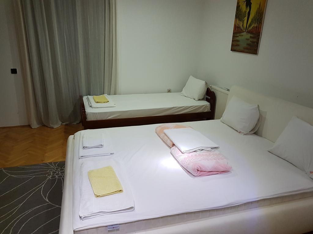 Lira Inn นิส ภายนอก รูปภาพ