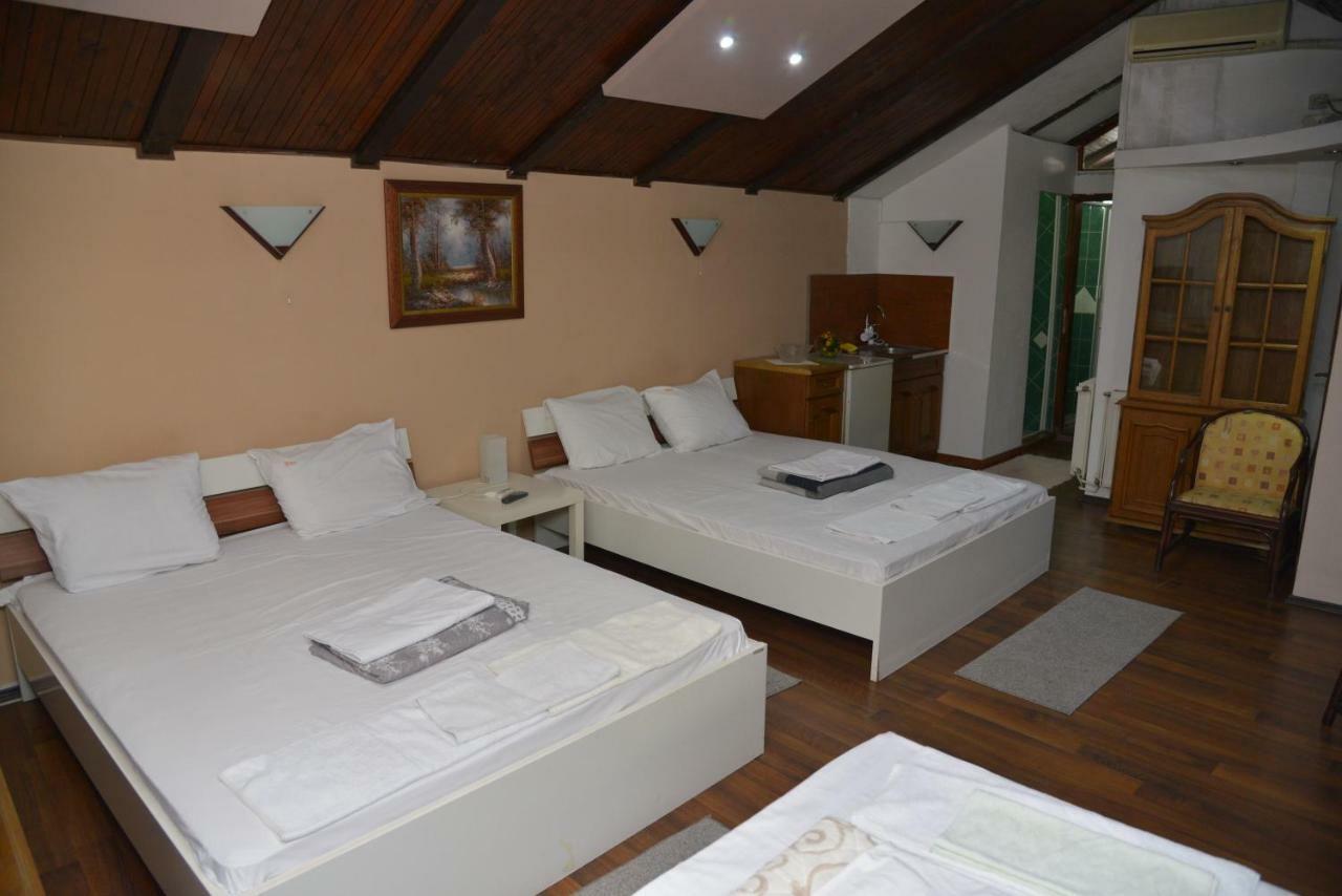 Lira Inn นิส ภายนอก รูปภาพ